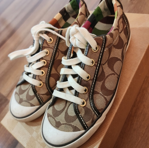 Women's Coach sneakers - Picture 2 of 3